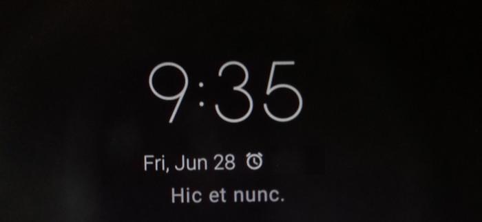 Screenshot of alarm on lock screen